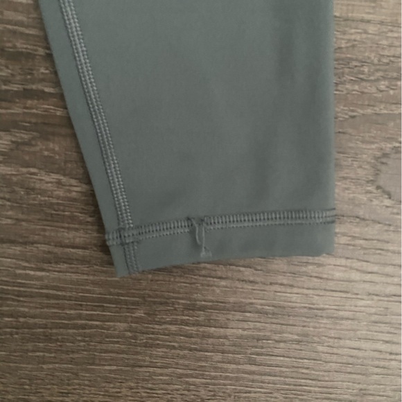 Athleta Elation train size XS/TP crop teal/blue/green - Picture 4 of 5